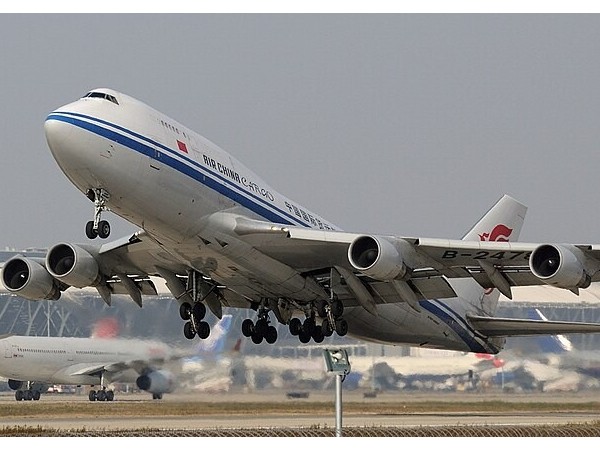 Boeing_747-400BDSF_(Air_China_Cargo)_092